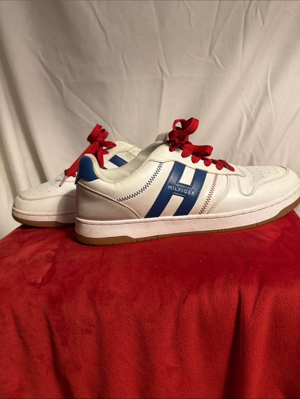 Tommy Hilfiger White Sneakers with Blue Accents and Red Laces